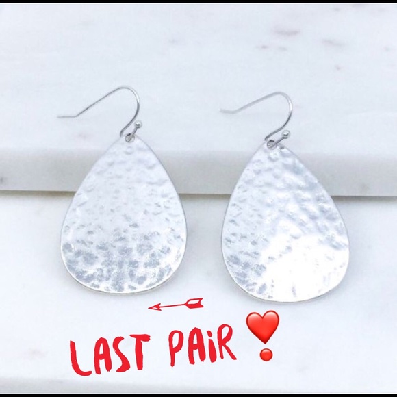 RESTOCKED! Hammered Silver drop earrings - Picture 6 of 6